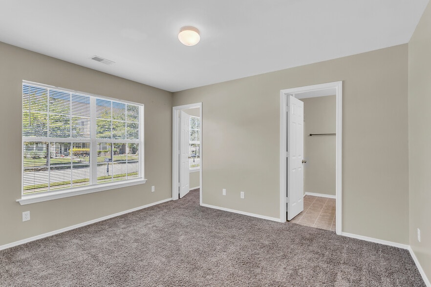 Downstairs Primary - 140 Fairgreen St