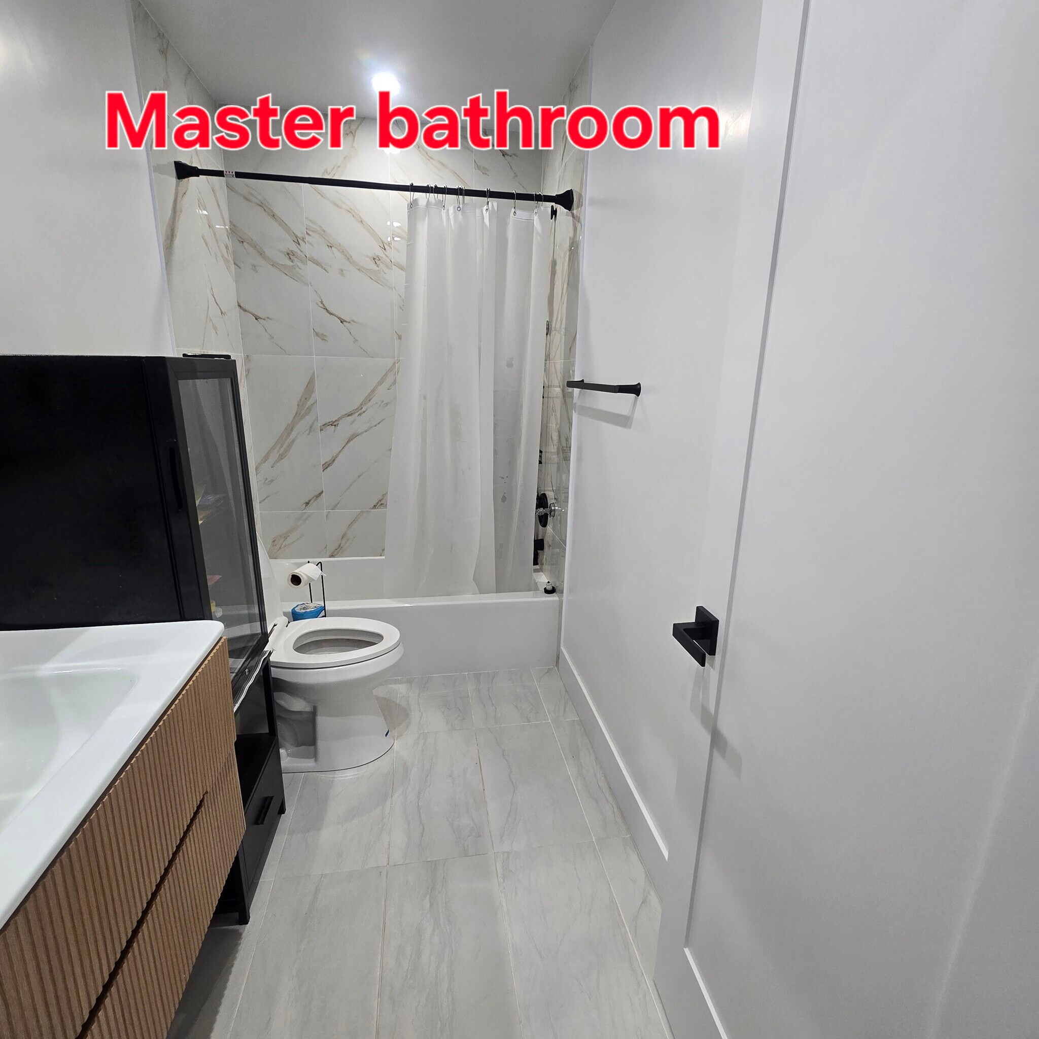 MASTER BATHROOM - 916 S Sherbourne Dr