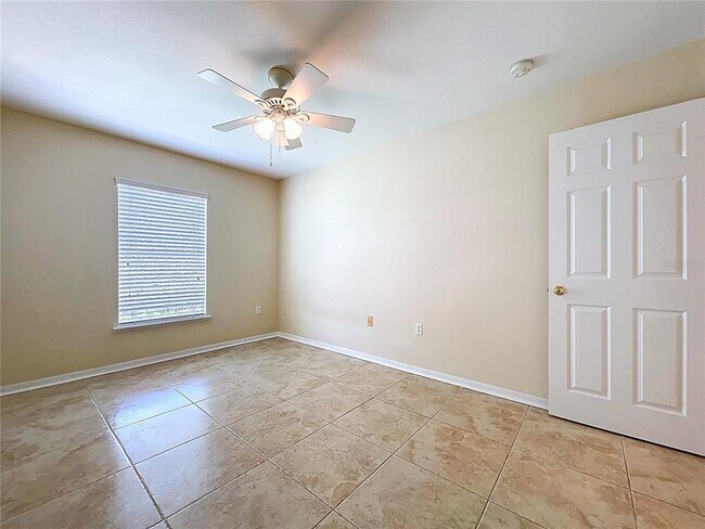 Building Photo - 5060 Spanish Oaks Blvd
