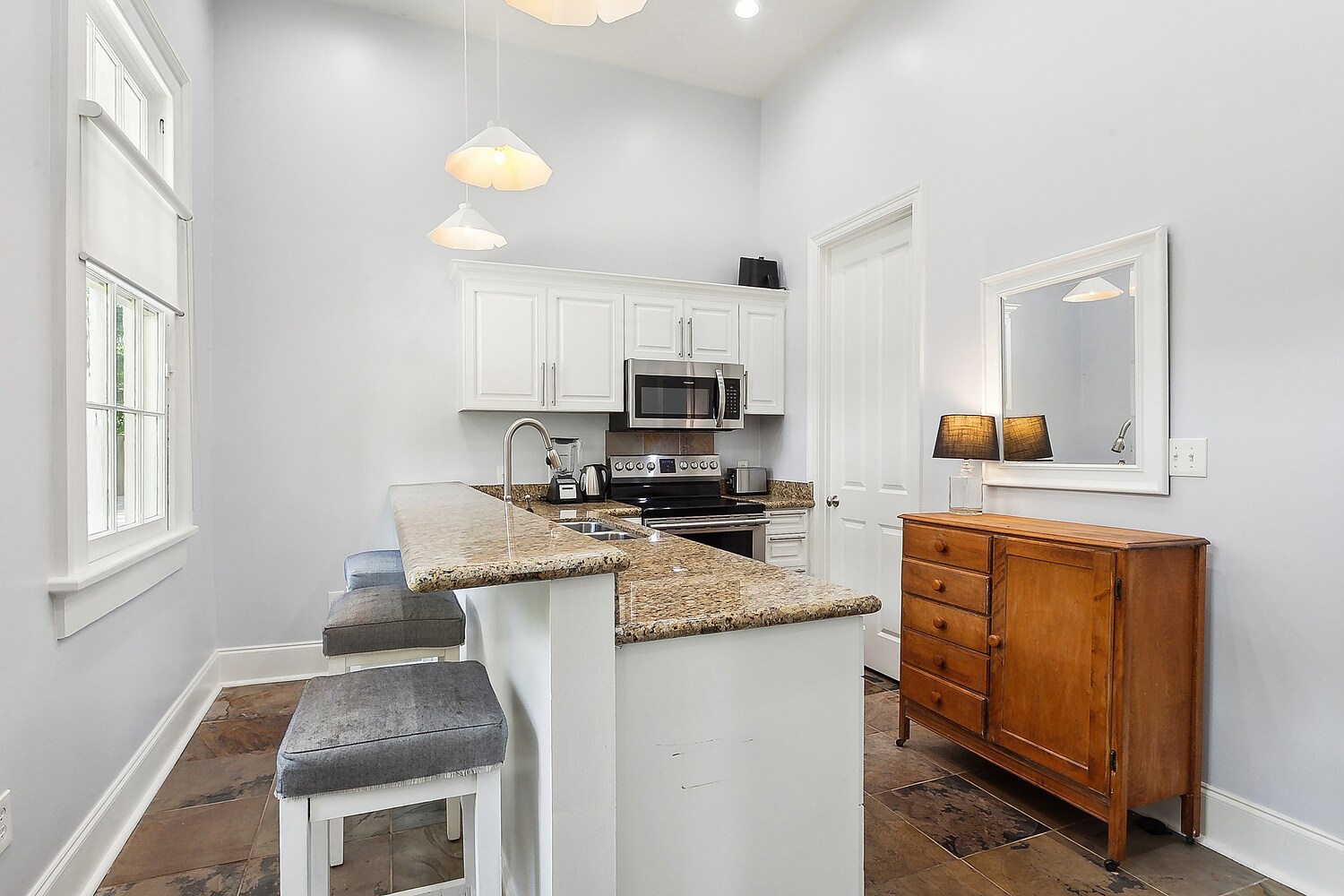 Building Photo - 6222 Laurel St