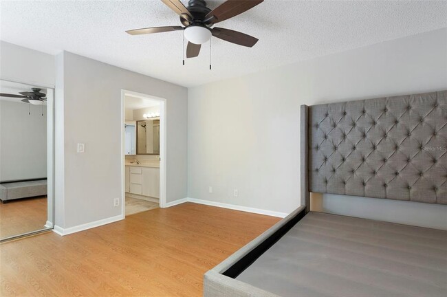Building Photo - 2606 6th Ct