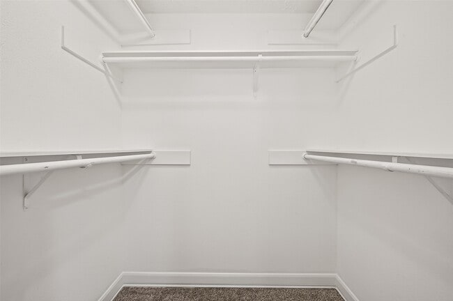 Building Photo - 12403 Meadow Ridge Dr