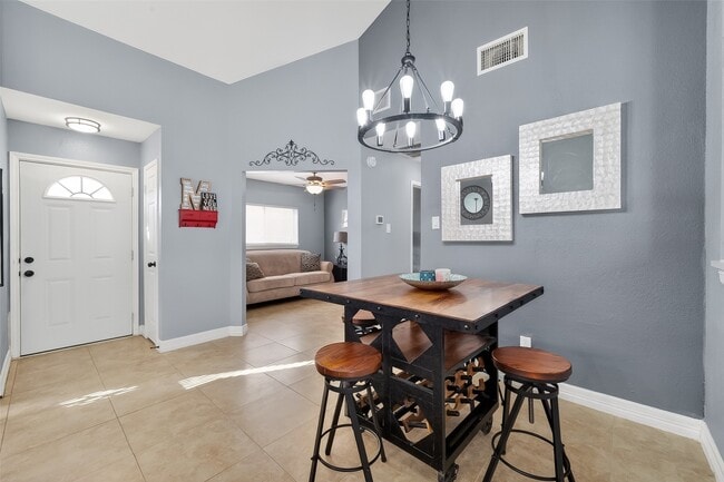 Building Photo - 18530 Trail Bend Ln