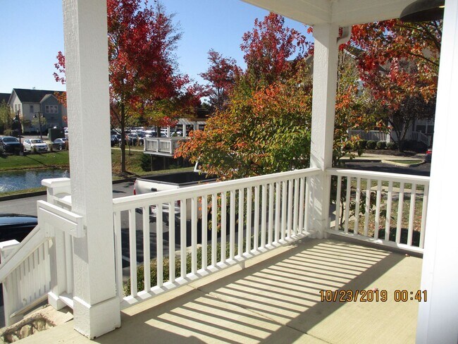 Building Photo - Traditions at Powell
