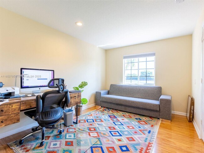 Building Photo - 665 Nandina Dr