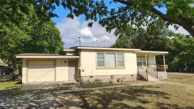 Building Photo - 2 Bedroom 1 Bath in North Austin