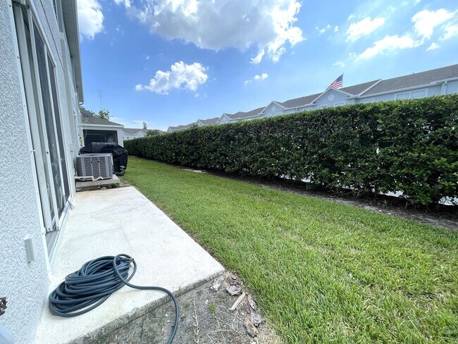 Building Photo - 3/2.5 Townhome in Pinellas Park Available Immediately