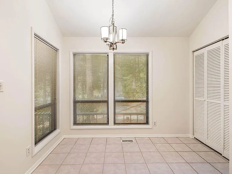 Building Photo - 94 Meadow Run Rd