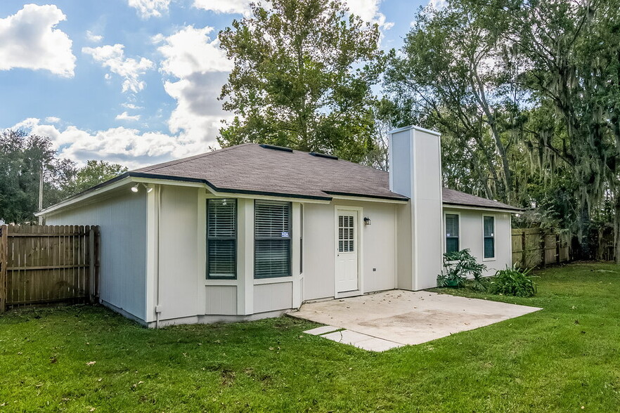 Building Photo - 2221 Alderney Ct