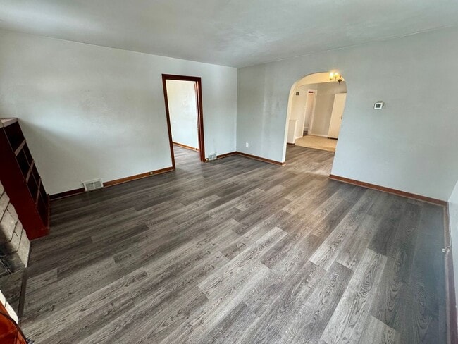 Building Photo - 3 Bedroom 2 Bath in Natrona Heights, PA!