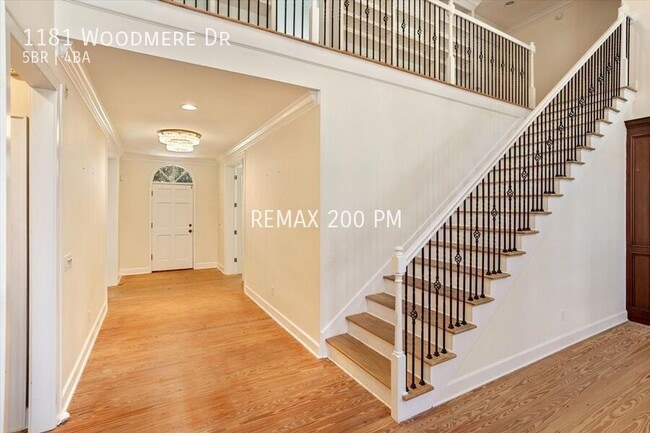 Building Photo - 1181 Woodmere Dr
