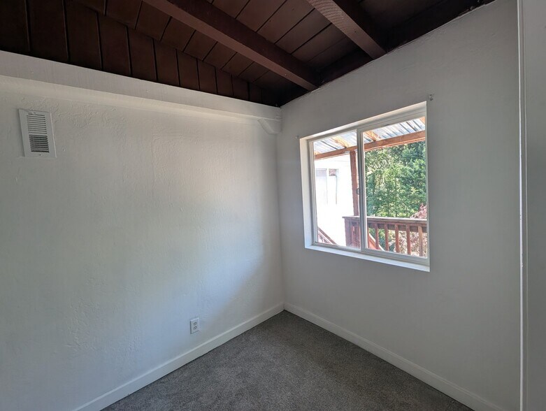 Building Photo - 14301 Mill Ct