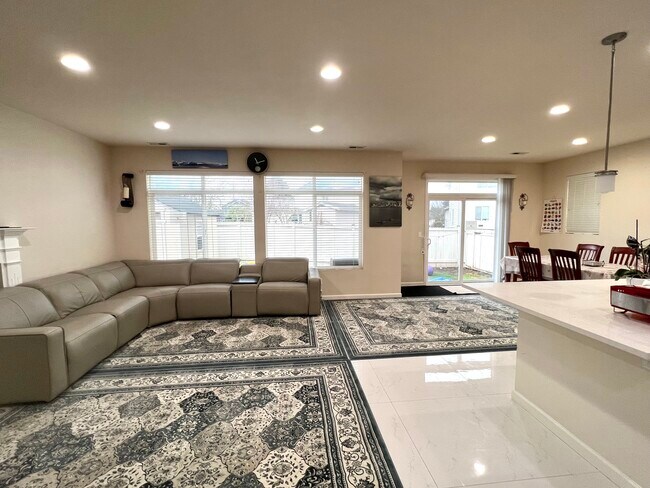 Great Room - 1127 167th Pl SW