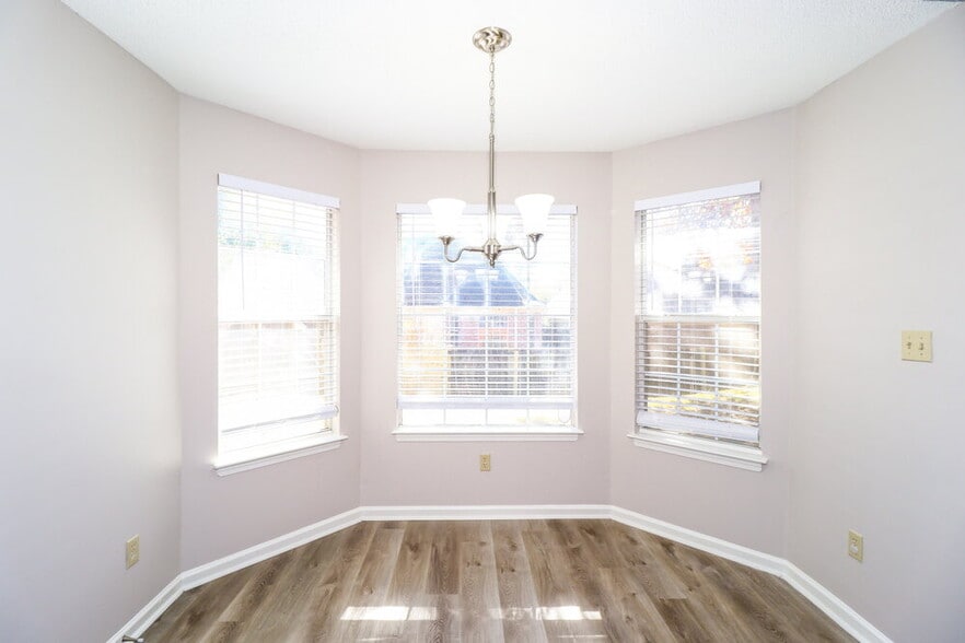 Building Photo - 7121 Showboat Ln