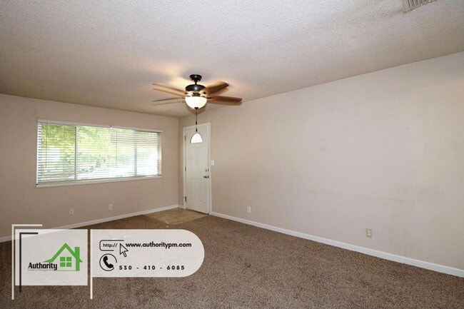 Building Photo - 2326 Corona St