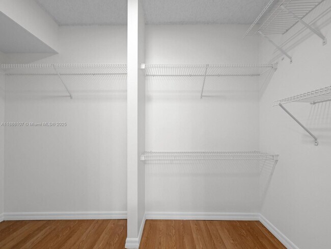 Building Photo - 1000 St Charles Pl