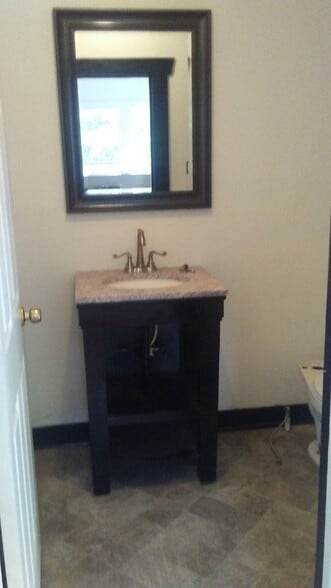 Building Photo - 15009 Allendale Ln