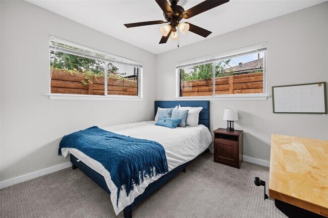 Building Photo - 2203 Ventura Dr