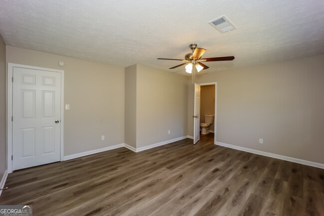 Building Photo - 252 Windemere Way