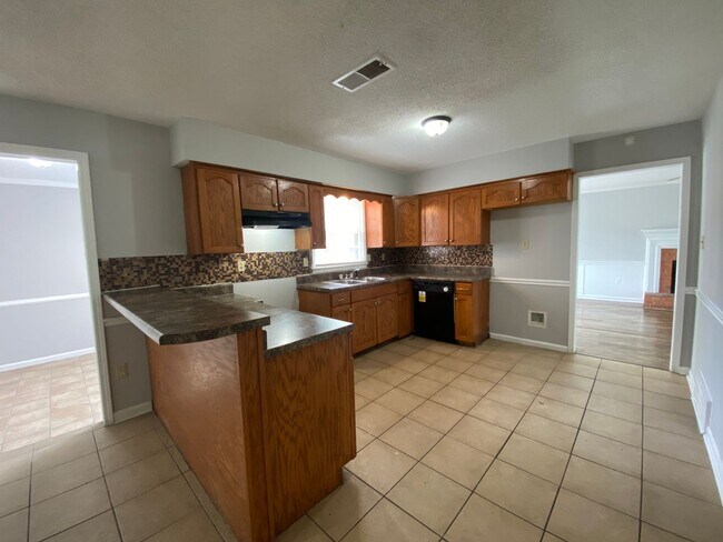 Building Photo - 5011 Pheasant Run Ln
