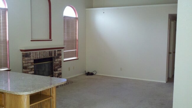 Building Photo - 1349 El Cajon Ln