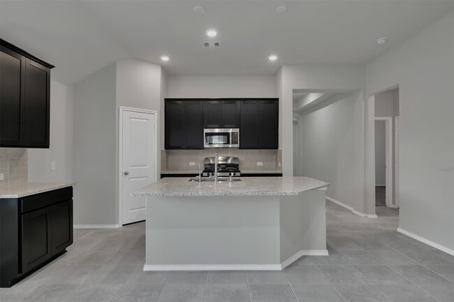 Building Photo - 307 Highland Bayou Dr