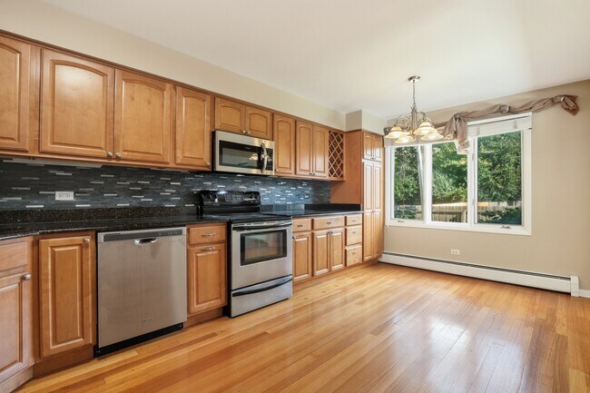 Building Photo - 505 Kenilworth Ave