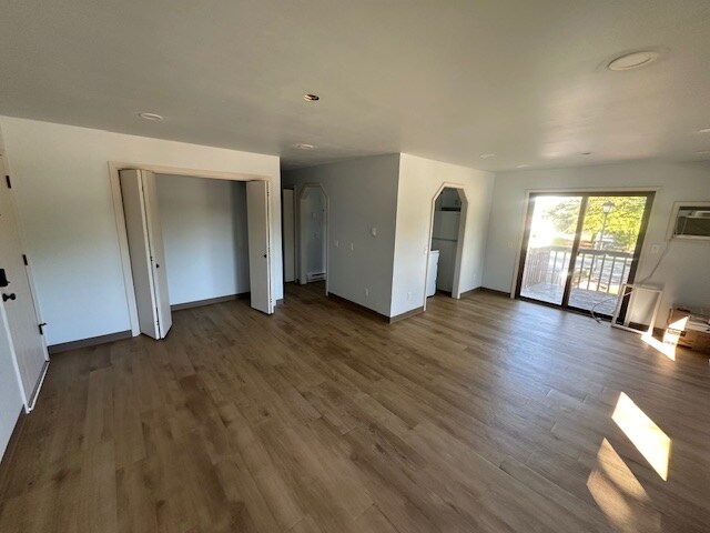 Building Photo - 420 E Main St