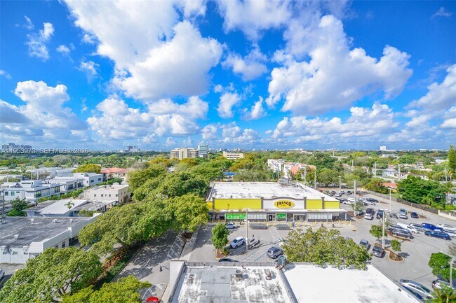 Building Photo - 1401 SW 22nd St