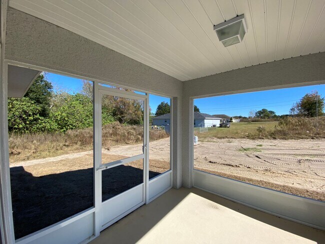 Building Photo - Desirable SW Ocala Neighborhood 3/2/2 *WON'T LAST*