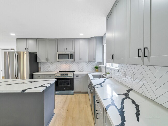 Building Photo - 1306 Briarmead Dr