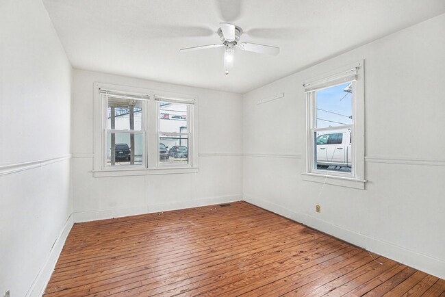 Building Photo - 3 Bedroom Cape Code house in Newville