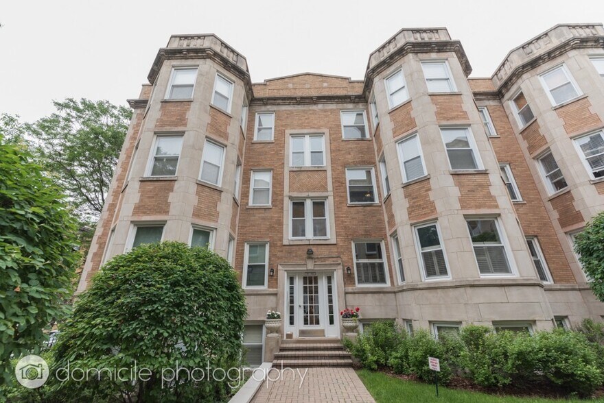 Primary Photo - 863 W Cornelia Ave