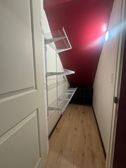 Building Photo - 603 Lexington Pky N