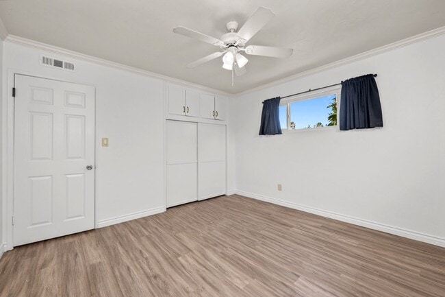 Building Photo - Oversized detached garage!