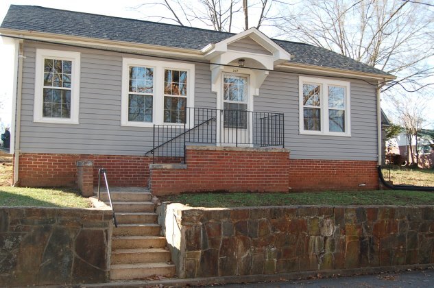 Building Photo - 207 Jefferson St