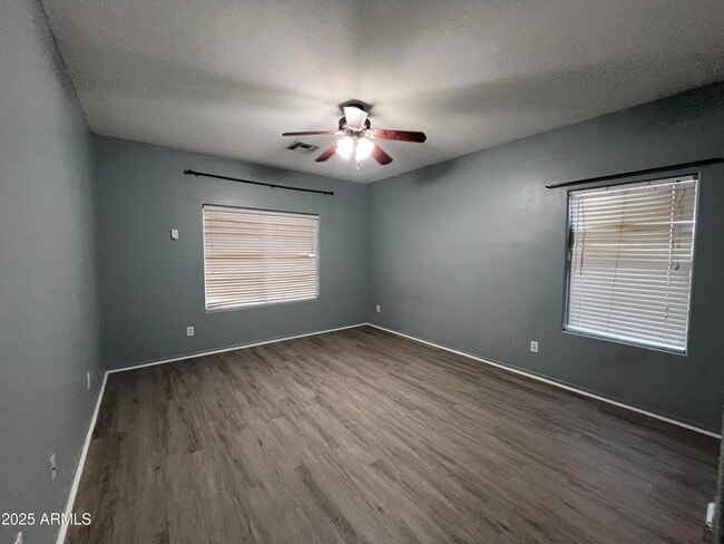 Building Photo - 1961 E Shannon St