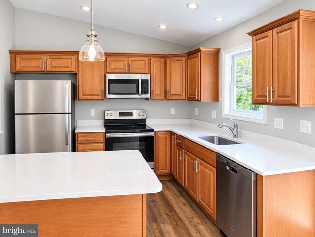 Building Photo - 210 Gayles Ln
