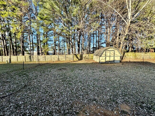 Building Photo - 1242 SW Elm Tree Rd