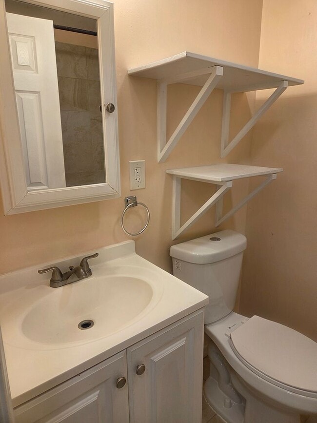 Building Photo - 561 Homestead Rd