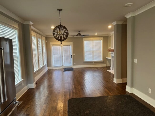 Building Photo - Beautiful custom home in East Nashville!