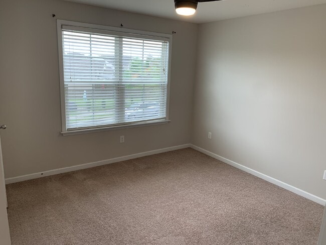 Building Photo - 2704 River Vista Ct