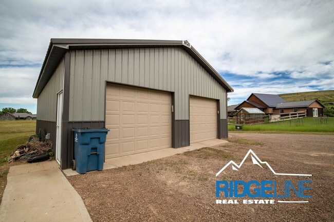 Building Photo - 21 Sandstone Ln
