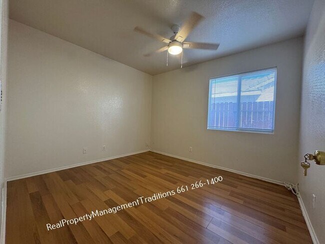 Building Photo - charming 3+2 in Lancaster