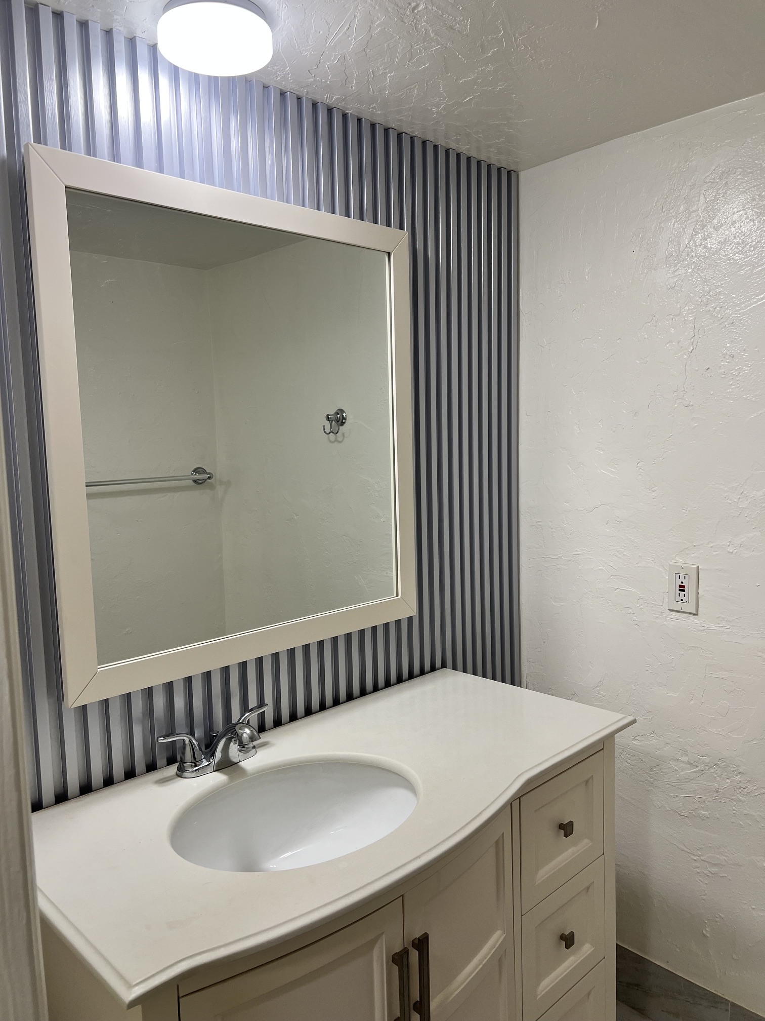 Building Photo - 6884 N Kendall Dr