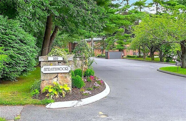 Primary Photo - 160 Fairfield Woods Rd