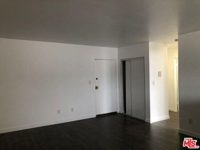 Building Photo - 18530 Hatteras St