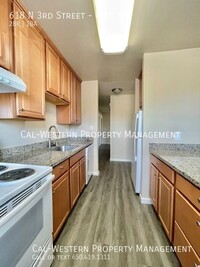 Building Photo - 2 Bedroom/ 1 Bath Upstairs End unit Availa...