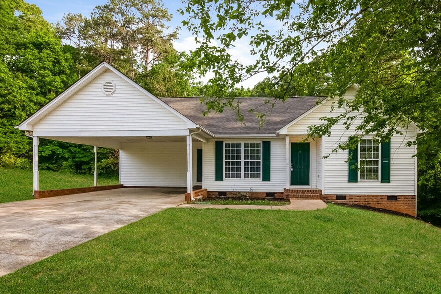 Primary Photo - 544 Basswood Way