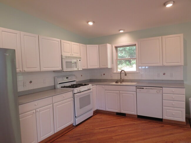 Building Photo - 15 Hayestown Heights
